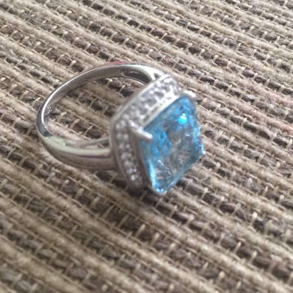 Blue topaz sterling ring - Picture 3 of 7